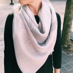 Lulu lemon Mudra Scarf